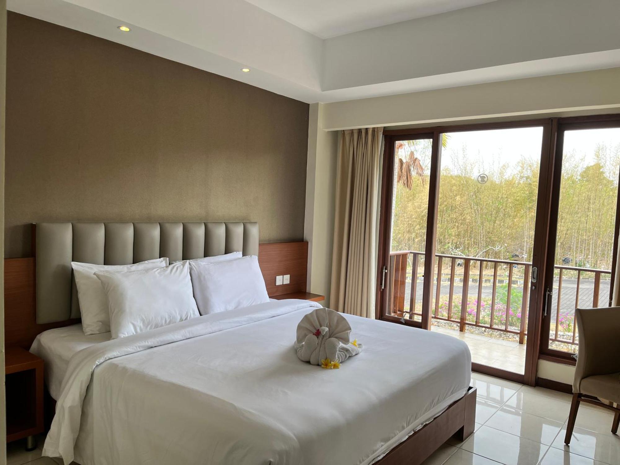 New Kuta Hotel By Lorin Uluwatu Esterno foto