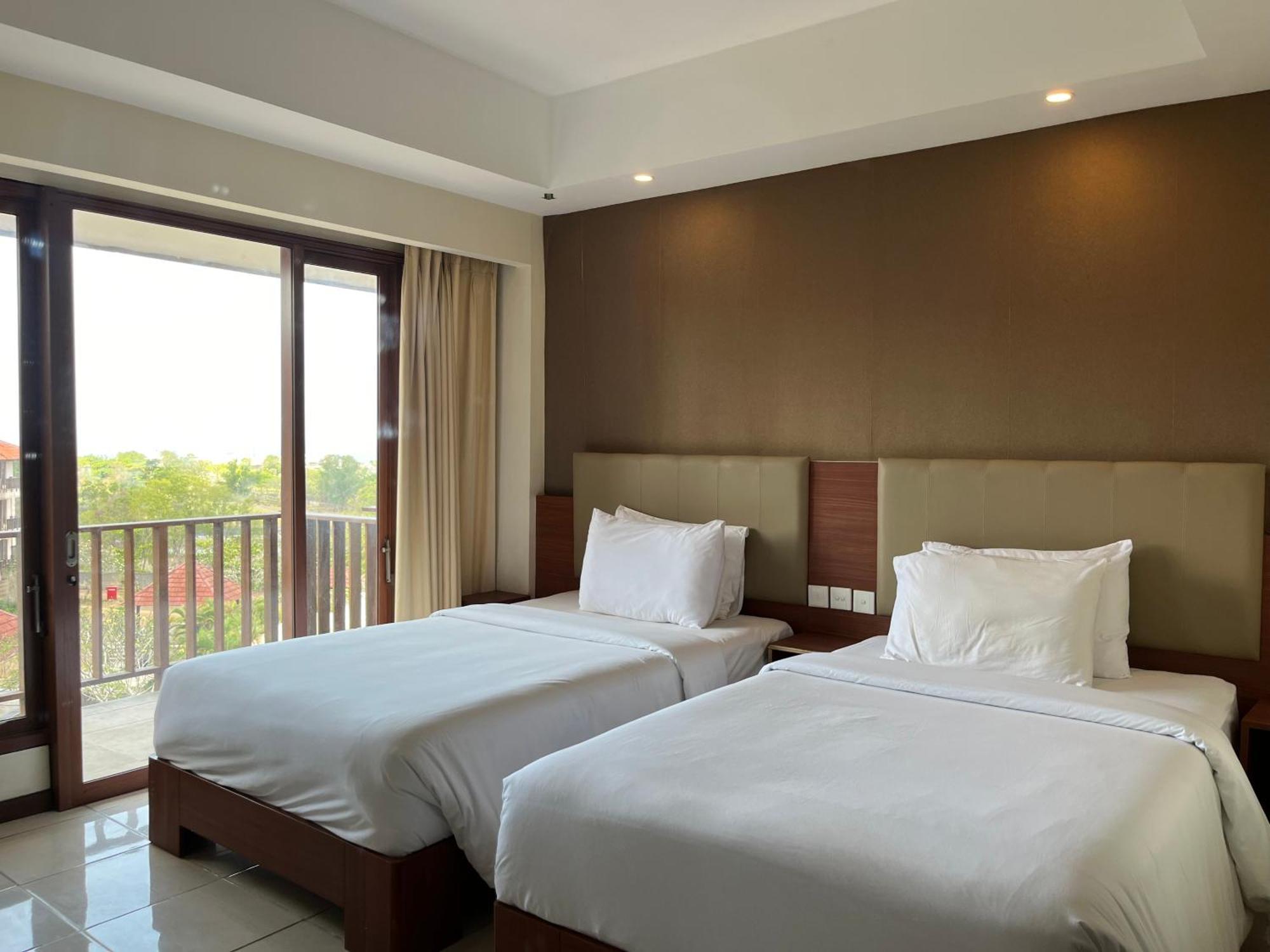 New Kuta Hotel By Lorin Uluwatu Esterno foto